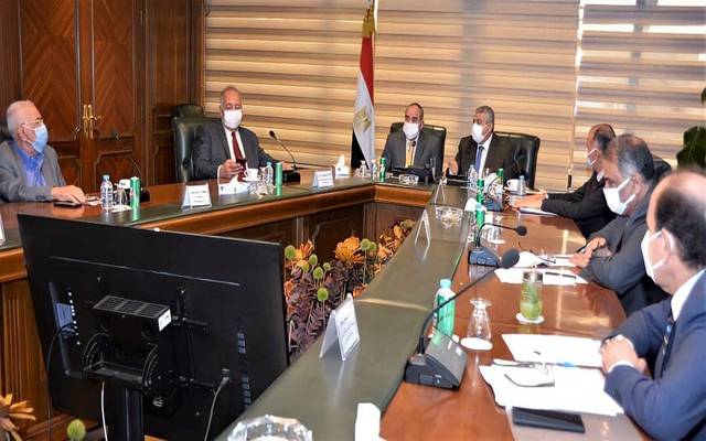 "الطيران" المصرية تبحث مع شركات القطاع خططها لتنشيط السياحة الداخلية والخارجية
