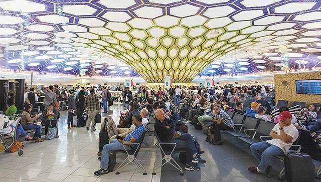 مطار أبوظبي يستقبل 4.5 مليون مسافر خلال أشهر الصيف