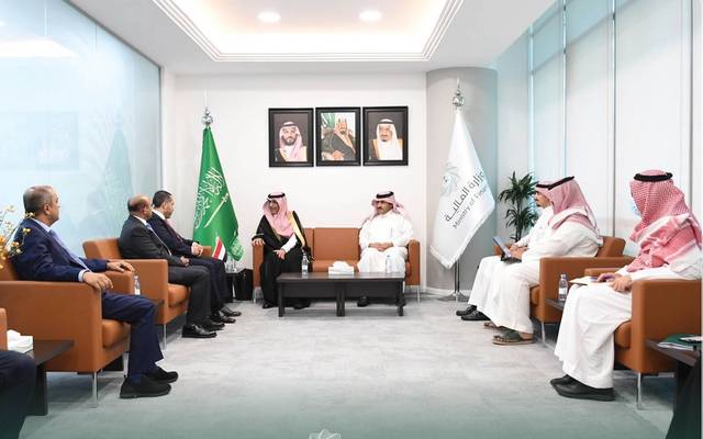 وزير المالية السعودي يبحث مع وزير المالية اليمني ومحافظ البنك المركزي اليمني الأوضاع المالية والاقتصادية الراهنة