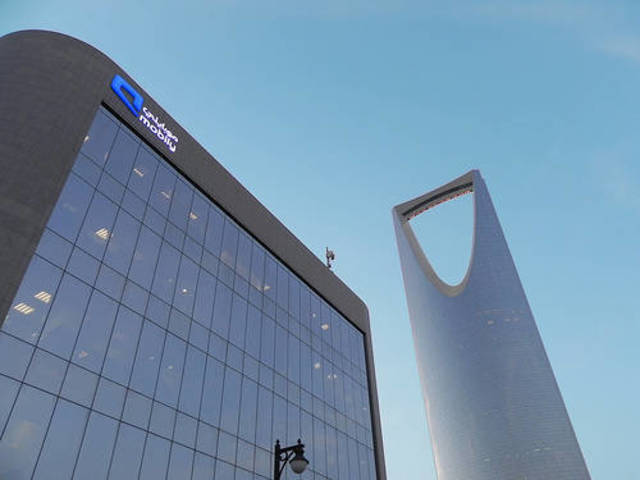 يعتبر فروخ من ذوي الخبرة في الشؤون المالية المهنية