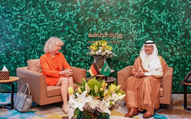 خلال لقاء وزير الطاقة الأمير عبدالعزيز بن سلمان مع وزيرة الدولة الألمانية جينيفر مورجان