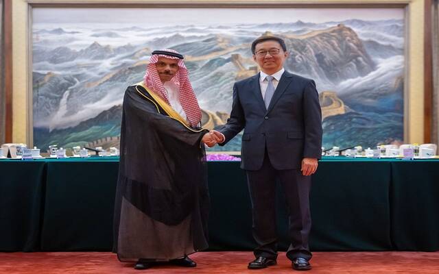 الأمير فيصل بن فرحان بن عبدالله وزير الخارجية، في قصر الضيافة بالعاصمة الصينية بكين وزير خارجية جمهورية الصين الشعبية وانغ يي