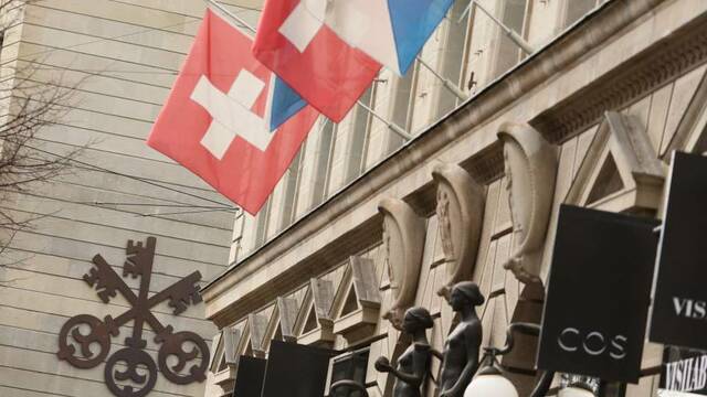 سويسرا تقدم ثلث الناتج المحلي لدعم بنكي "يو بي إس" و"كريدي سويس"