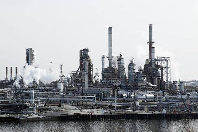 28 مليار دولار خسائر سوقية لشركات البتروكيماويات بأسواق الخليج ومصر في أغسطس