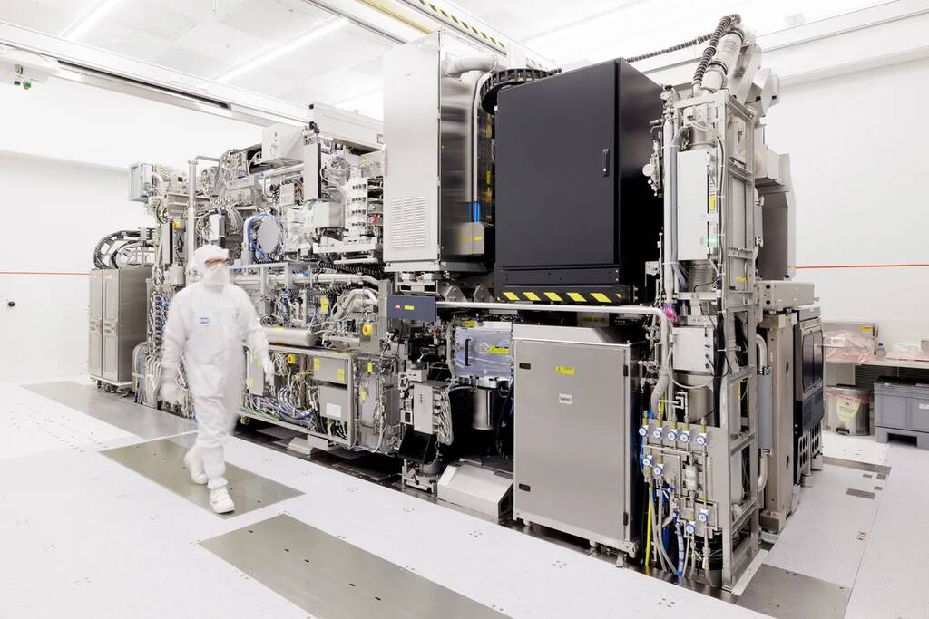 أرباح TSMC وASML تحت المجهر مع ترقب قطاع الرقائق العالمي