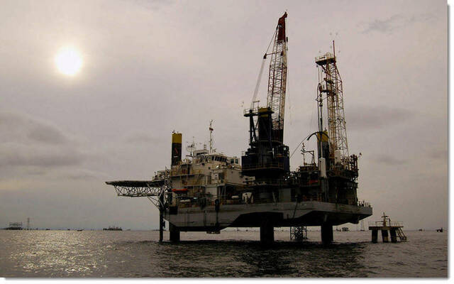 نفط عُمان يفقد 1.43 دولار من سعر البرميل بالعقود الآجلة