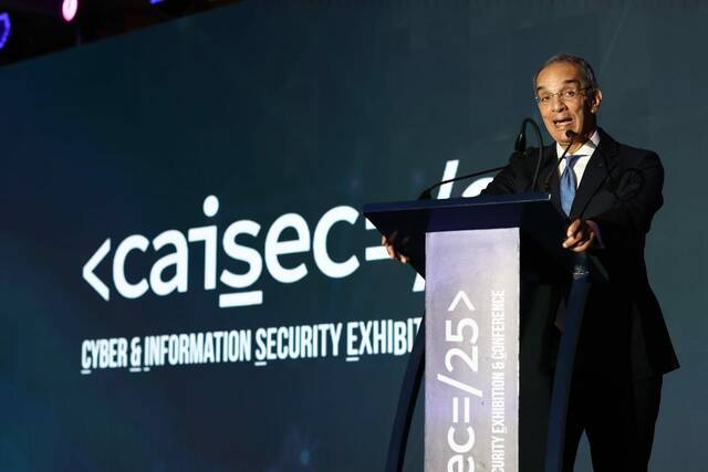 عمرو طلعت، وزير الاتصالات وتكنولوجيا المعلومات