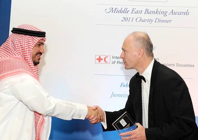  بنك الخليج الأول أفضل بنك محلي لعام 2011  بالإمارات 