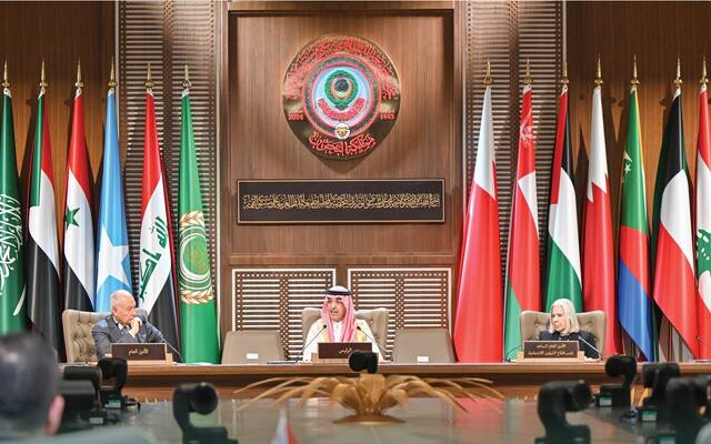 وزير المالية يترأس وفد المملكة باجتماع المجلـس التحضيري للقمة العربية في البحرين
