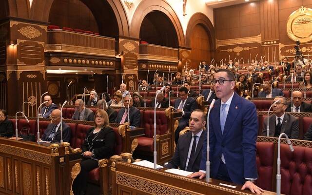 جانب من المناقشات داخل المجلس