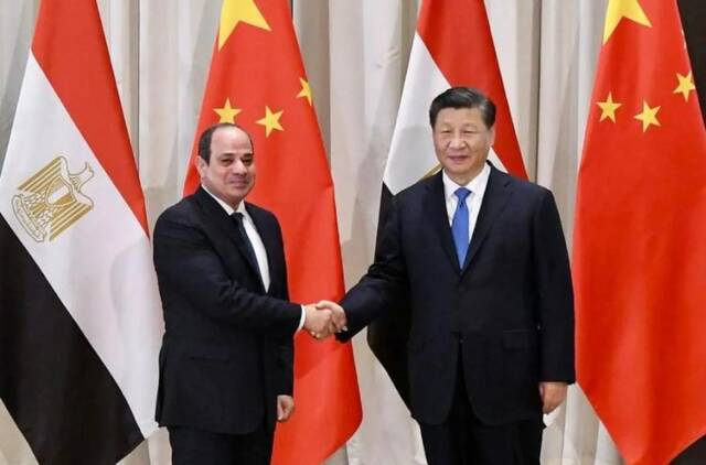 الرئيسان السيسي ونظيره الصيني شي جينبينج