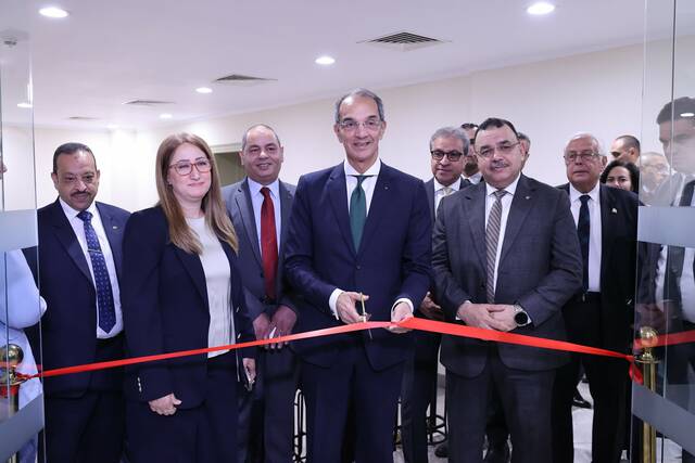 مصر تحتفل بمرور 100 عام على إصدار أول طابع بريد تذكاري في تاريخها