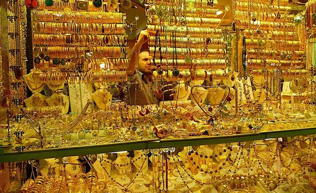 أسعار الذهب في مصر تتراجع 7 جنيهات اليوم الخميس