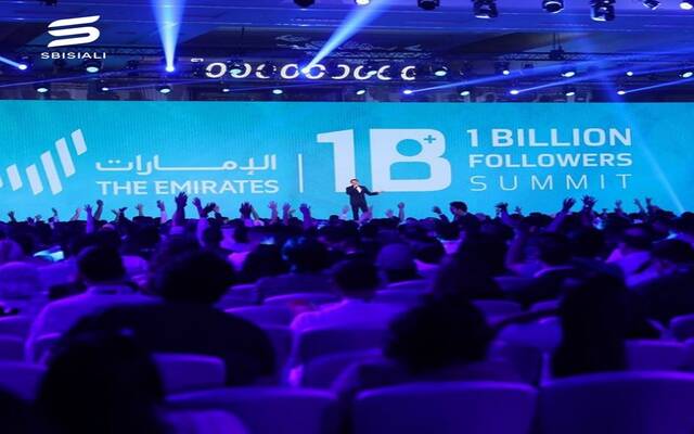 قمة المليار متابع تنطلق في الإمارات بمشاركة 15 ألف صانع محتوى