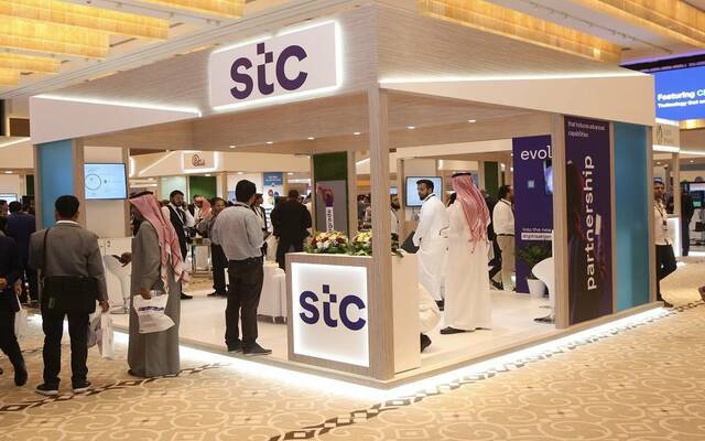 جناح شركة الاتصالات السعودية (اس تي سي) بأحد المعارض