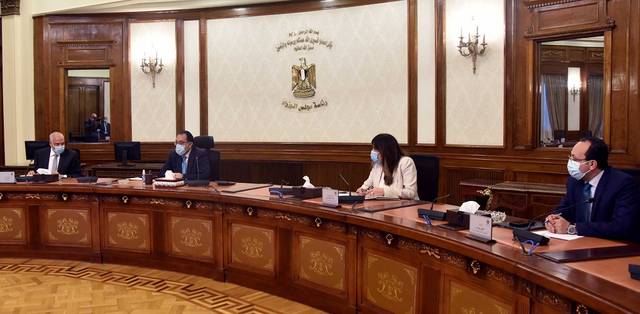 رئيس الوزراء المصري يناقش مقترحات تطوير منطقة نزلة السمان ومحور المريوطية