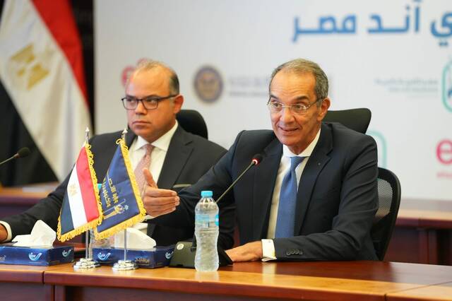 وزير الاتصالات المصري