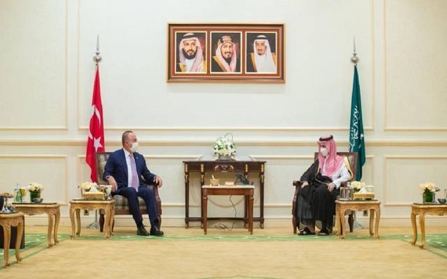 وزير الخارجية التركي يبحث المستجدات الإقليمية والدولية مع نظيره السعودي بالرياض