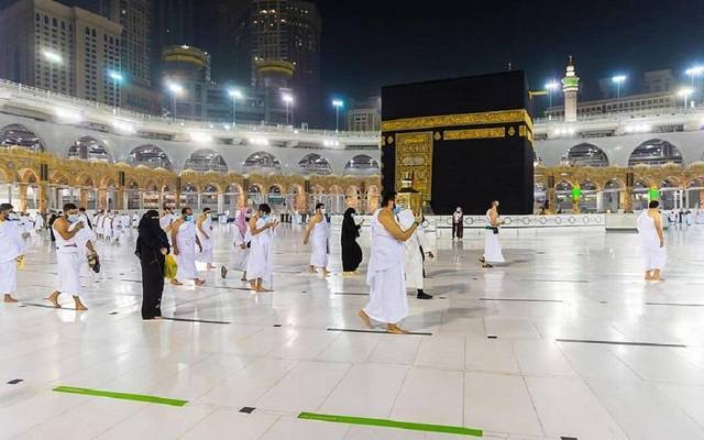 السعودية تعلن شروط أداء العمرة والصلوات في الحرمين خلال رمضان