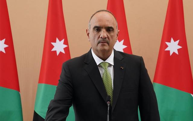 قرار بتنظيم أجور العاملين بالقطاعات الأكثر تضرراً من كورونا في الأردن