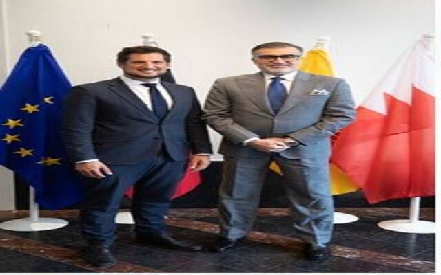 أدريان دوليمونت رئيس حكومة إقليم والونيا البلجيكي و السفير الدكتور محمد علي بهزاد سفير البحرين