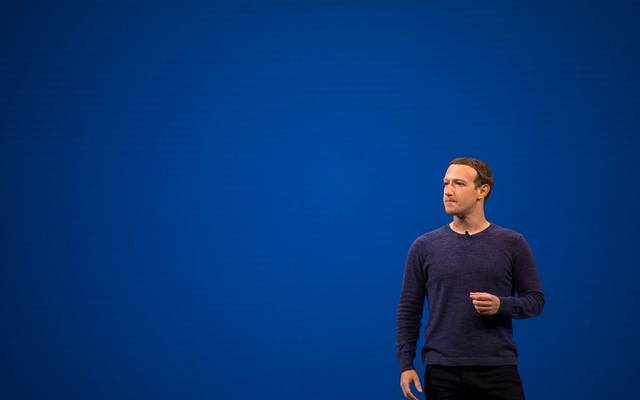 المشاكل والأزمات تتراكم.. ماذا يحدث في فيسبوك؟