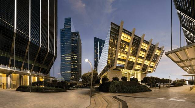 سوق أبوظبي العالمي وسيبكس القابضة يوقعان اتفاقية لتعزيز الأمن السيبراني