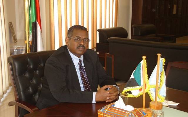 الحكومة السودانية تحل مؤسسة النفط وتعفي أمينها العام من منصبه