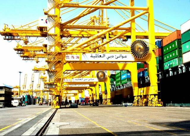 "موانئ دبي" تكلّف بنوكًا لطرح صكوك خضراء مقومة بالدولار