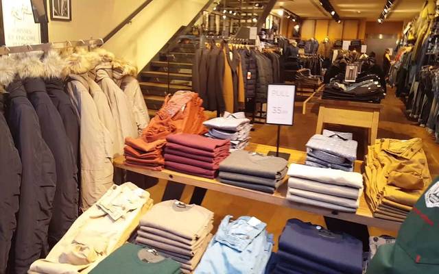 أسعار الملابس الشتوية في مصر ترتفع 15% مخالفةً للدولار