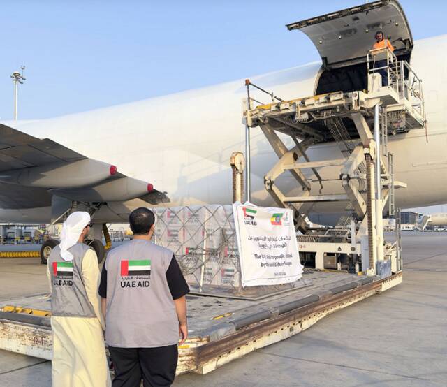 الإمارات ترسل طائرة مساعدات إلى إثيوبيا استجابة لكارثة الانهيارات الأرضية