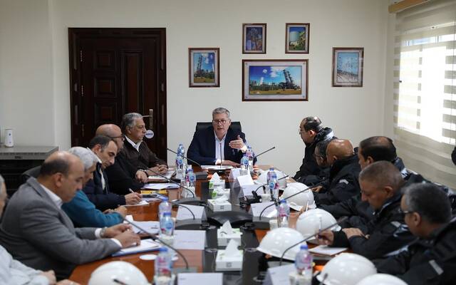 وزير البترول يبحث خطط توسع شركة موبكو لإنتاج الأسمدة