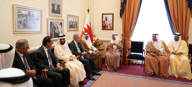 رئيس الوزراء البحريني: ضخ المزيد من الاستثمارات لتطوير صناعة النفط
