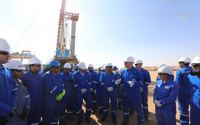 بدء أعمال الحفر في البئر