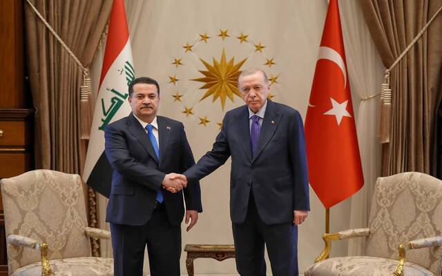 الرئيس التركي ورئيس وزراء العراق خلال لقاء في العاصمة أنقرة