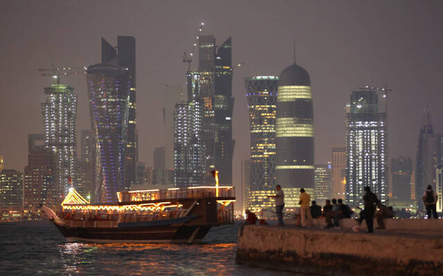 عقارات ومواطنين في دولة قطر على كورنيش الدوحة