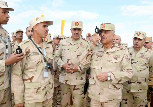 الفريق أول عبد المجيد صقر القائد العام للقوات المسلحة وزير الدفاع والإنتاج الحربى