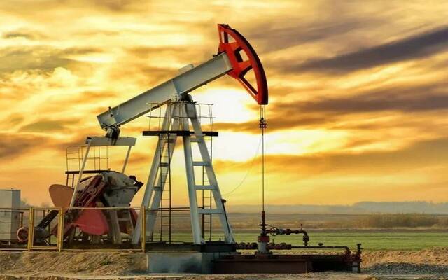 النفط يرتفع 1.7% عند تسوية التعاملات مع تصاعد التوترات في قطر وأوكرانيا