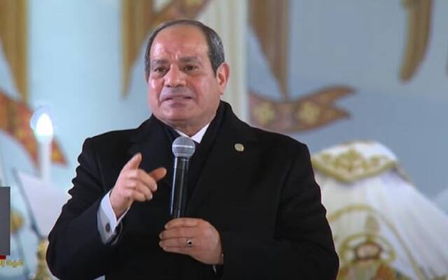 السيسي: أتعامل مع كل الأمور بشرف وأمانة ونزاهة ومصر دولة كبيرة