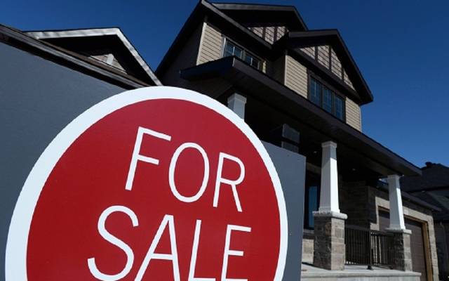 مبيعات المنازل الأمريكية الجديدة تتراجع بأقل من التوقعات خلال فبراير