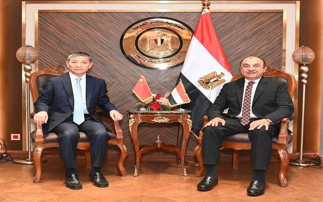 وزارة قطاع الأعمال المصرية تبحث مع الصين تعزيز التعاون الاستثماري