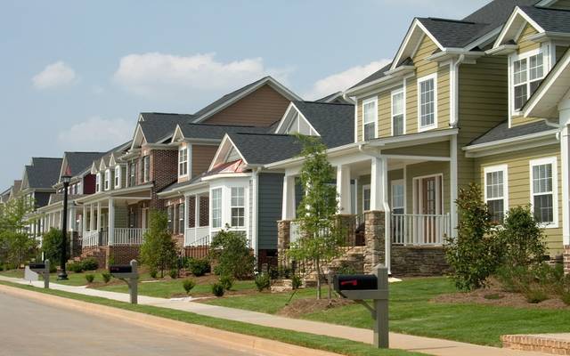 مبيعات المنازل الأمريكية القائمة تقفز لأعلى مستوى في عامين