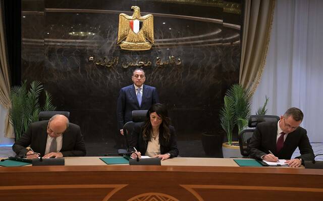 مصر توقع اتفاقية مع مؤسسة التمويل الدولية لتوسيع مشاركة القطاع الخاص بالمطارات