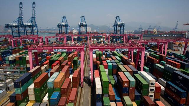 133 مليون طن تجارة الإمارات الخارجية خلال 6 أشهر