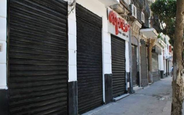 غلق 1388 محلاً ومطعماً بـ7 محافظات مصرية لمخالفة مواعيد العمل الجديدة