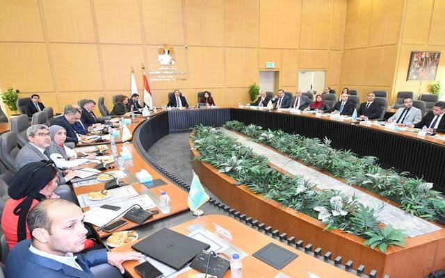 اجتماع موسع لراندة المنشاوي وزيرة الإسكان المصرية مع اللواء إبراهيم أبو ليمون محافظ بورسعيد