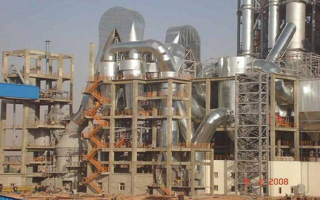 مصنع تابع لشركة أسمنت المنطقة الشمالية - أرشيفية