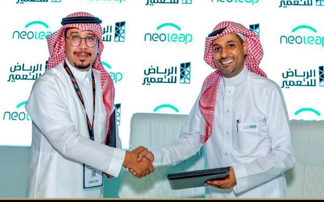 الرياض للتعمير والحلول الرَّقمية العالمية المالية توقعان اتفاقية أنظمة المدفوعات المالية على هامش مؤتمر سيملس السعودية