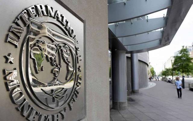 "النقد الدولي" يتوقع استمرار تعافي الاقتصاد العالمي رغم خفض التقديرات