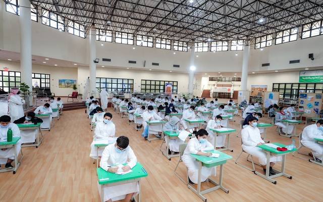 بالصور.. بدء أول اختبارات تحريرية حضورية للطلاب بالسعودية منذ بدء جائحة كورونا